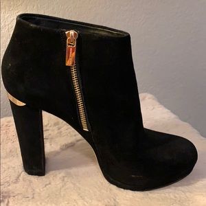 MICHAEL MK Black Suede Booties